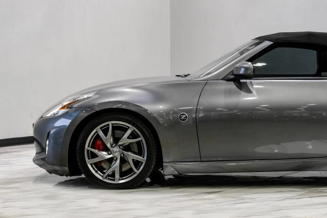 Used 2016 Nissan 370Z Touring Sport RWD image 23