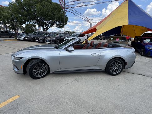 Used 2024 Ford Mustang Premium image 9