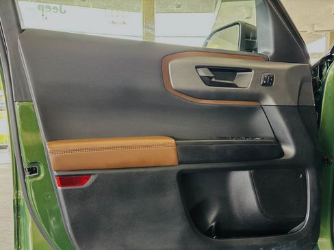 Used 2025 Ford Bronco Sport Outer Banks AWD/4WD image 30