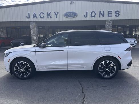 Used 2024 Lincoln Nautilus Reserve w/ Equipment Group 202A image 1