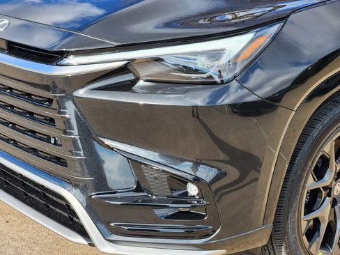 New 2026 Lexus TX 500h AWD image 6