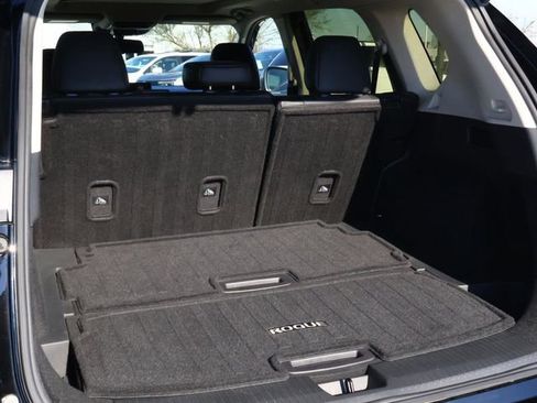 Used 2024 Nissan Rogue Platinum image 22