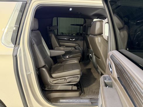 Used 2023 GMC Yukon XL Denali AWD/4WD image 13