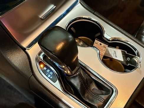 Used 2019 Jeep Grand Cherokee Altitude image 17