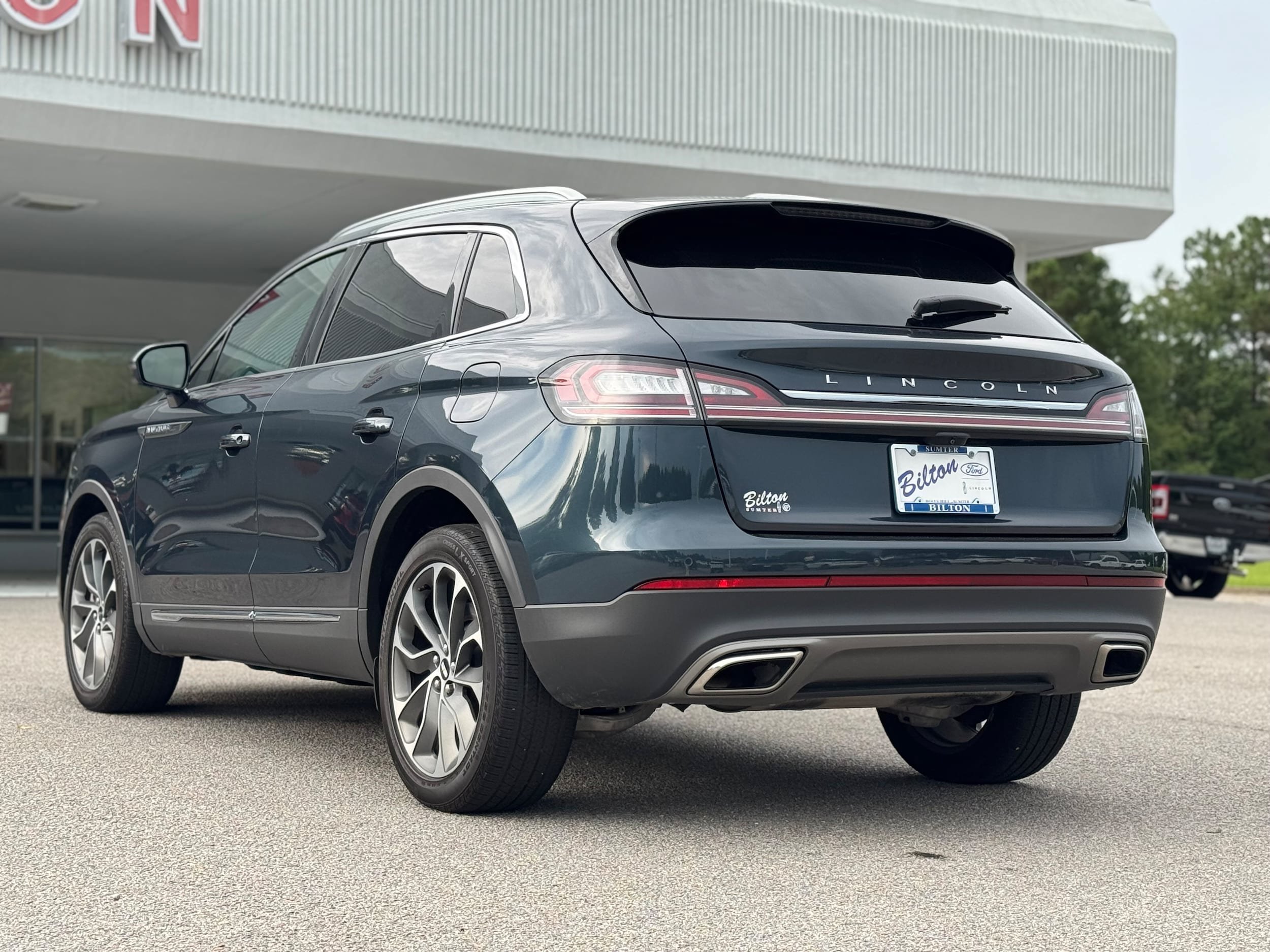 Used 2023 Lincoln Nautilus Reserve AWD/4WD image 27