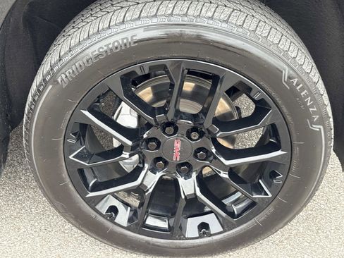 Used 2022 GMC Yukon XL SLT w/ SLT Luxury Package image 10