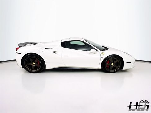 Used 2018 Ferrari 488 Spider RWD image 5