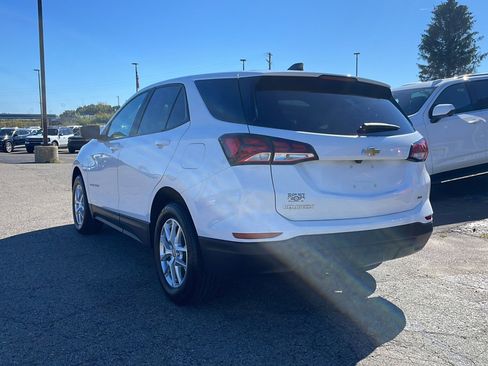 Used 2022 Chevrolet Equinox LS w/ LS Convenience Package image 6