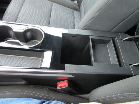 Used 2025 Chevrolet Equinox LT FWD image 35