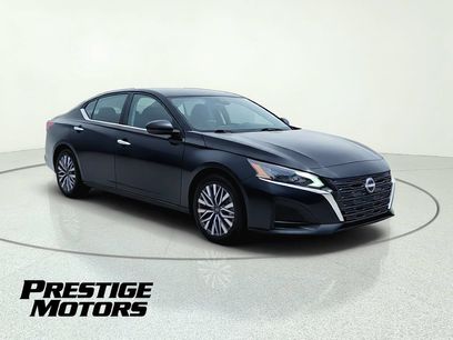 Used 2025 Nissan Altima 2.5 SV