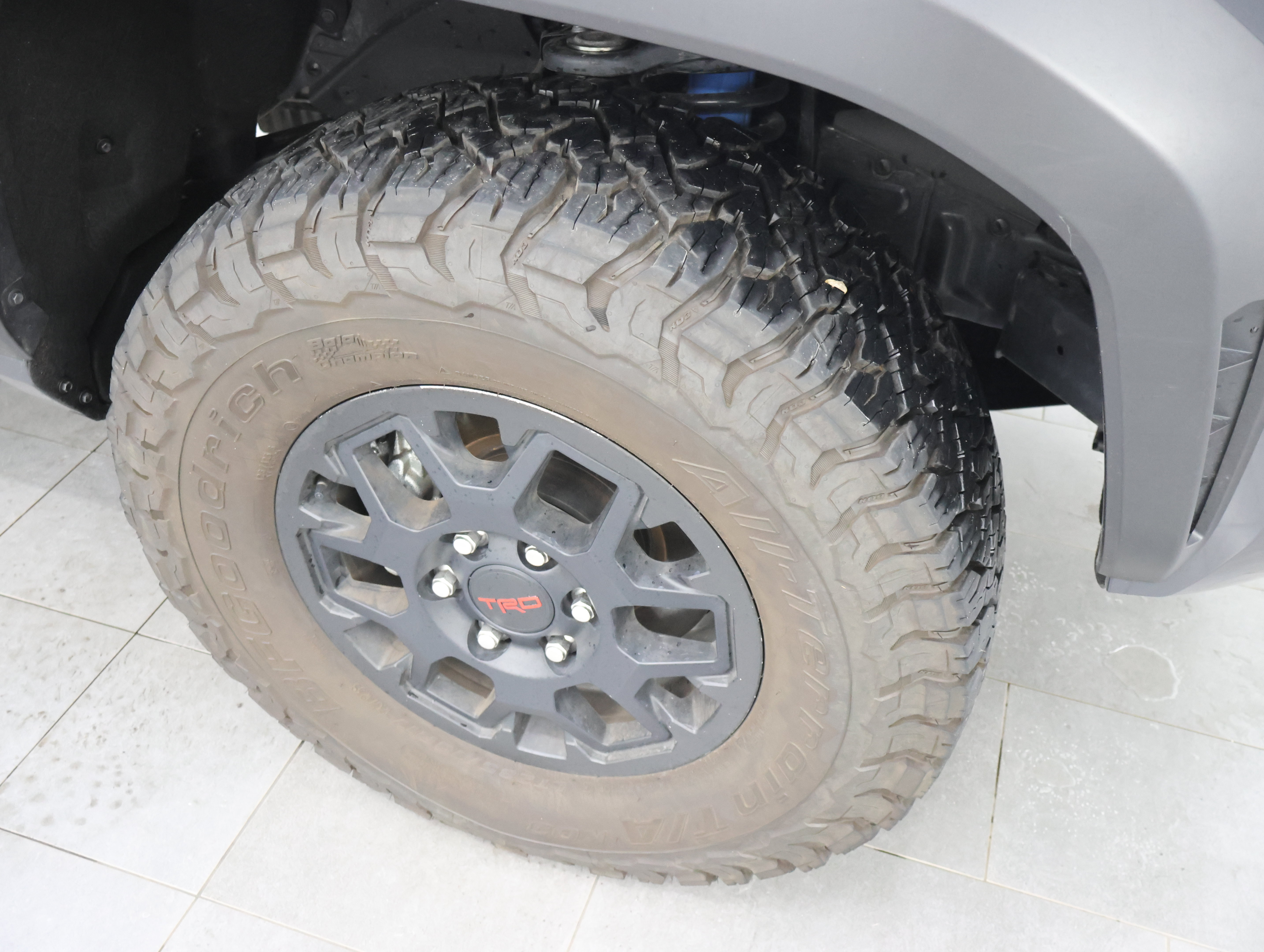 Used 2025 Toyota Tacoma TRD Off-Road AWD/4WD image 3