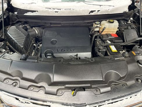 Used 2020 Chevrolet Traverse LT w/ LT Premium Package image 32