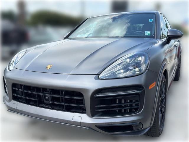 Used 2023 Porsche Cayenne GTS AWD/4WD image 3