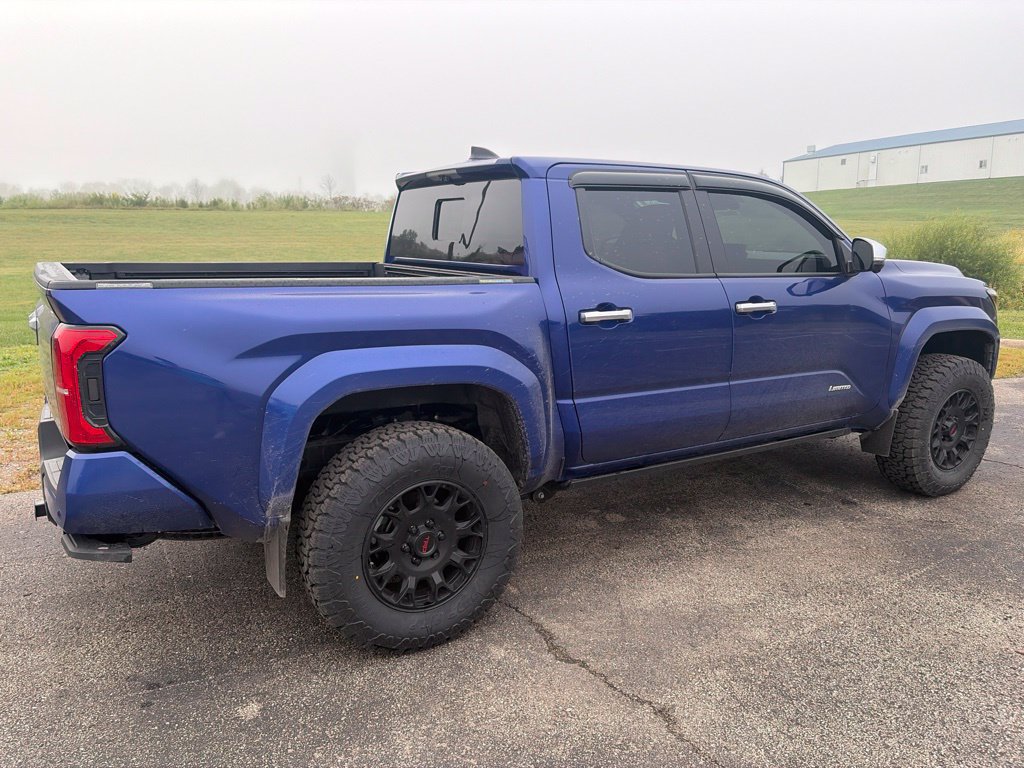 Used 2025 Toyota Tacoma Limited AWD/4WD image 4