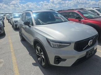 Certified 2025 Volvo XC40 B5 Plus image 1