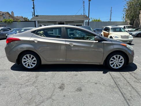 Used 2013 Hyundai Elantra GLS FWD image 3