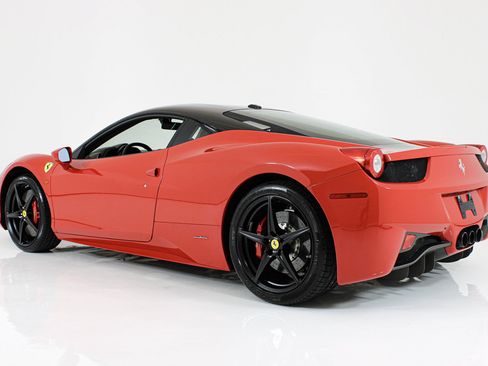 Used 2015 Ferrari 458 Italia Coupe RWD image 4