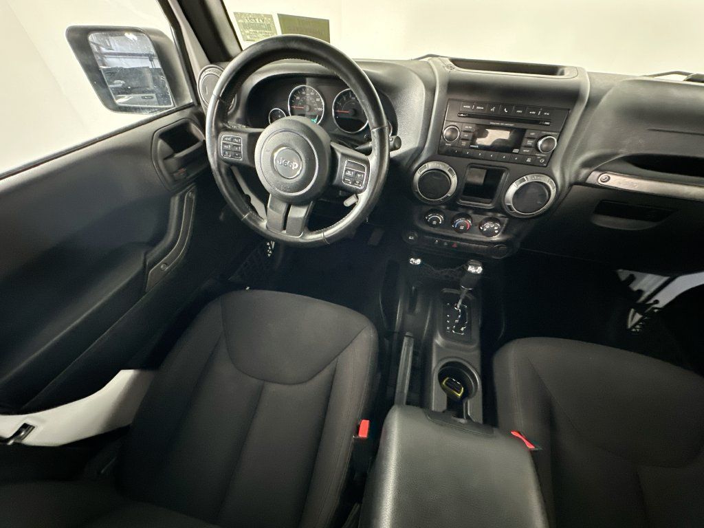 Used 2015 Jeep Wrangler Sport w/ Connectivity Group AWD/4WD image 9