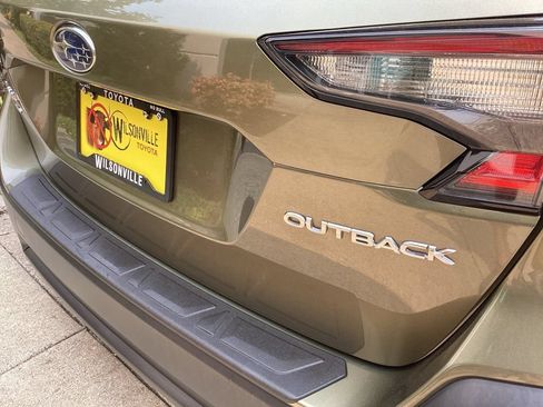 Used 2025 Subaru Outback Premium AWD/4WD image 19
