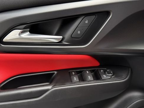 Certified 2024 Chevrolet Equinox EV RS FWD image 23