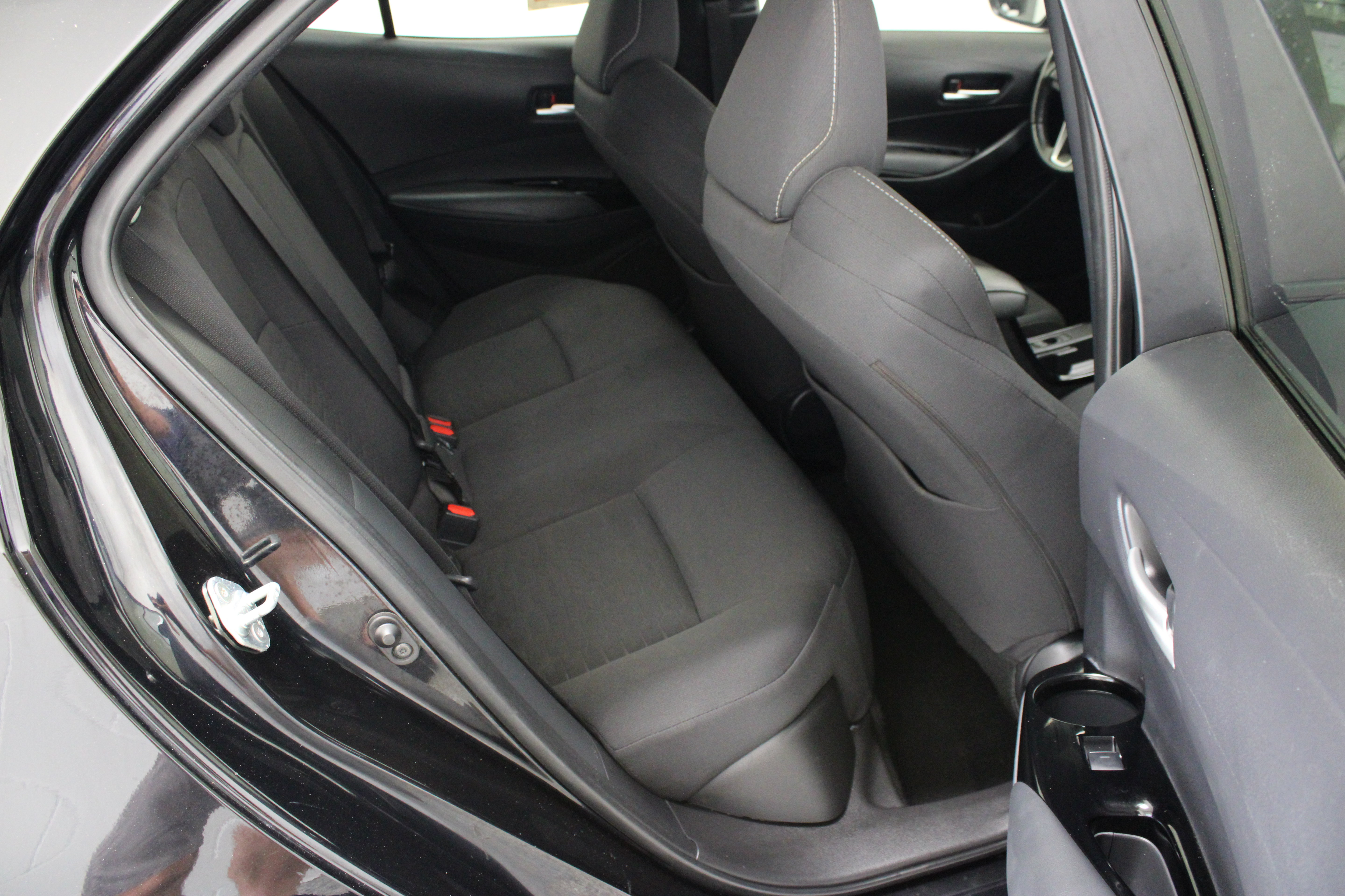 Used 2025 Toyota Corolla SE FWD image 31