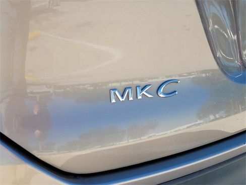 Used 2019 Lincoln MKC Premiere image 12