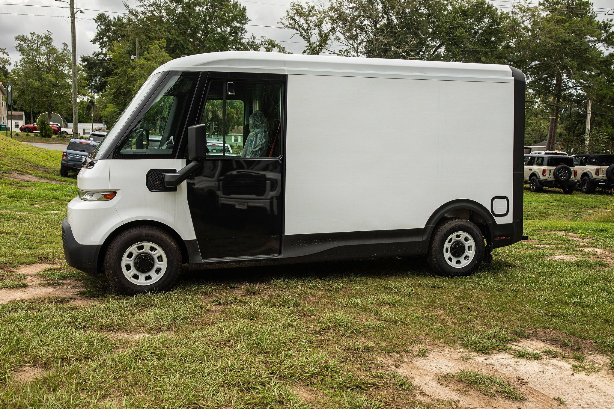 Used 2024 Chevrolet Brightdrop 400 w/ Commercial Equipment Package AWD/4WD image 9