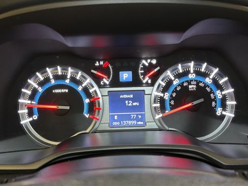 Used 2019 Toyota 4Runner TRD Off-Road Premium AWD/4WD image 28