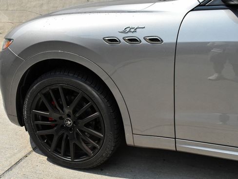 Used 2022 Maserati Levante GT AWD/4WD image 31
