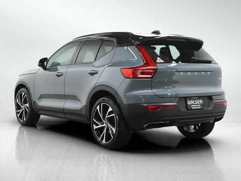 Used 2020 Volvo XC40 T5 R-Design AWD/4WD image 3