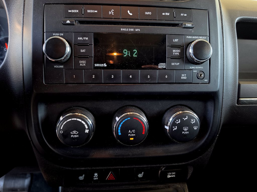 Used 2011 Jeep Compass Latitude w/ Sun/Sound Group AWD/4WD image 19