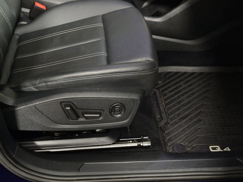 Used 2023 Audi Q4 e-tron Premium Plus w/ Premium Plus image 12