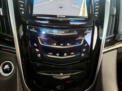 Used 2019 Cadillac Escalade Platinum image 27