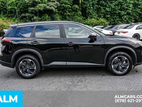 Used 2025 Nissan Rogue SV FWD image 9