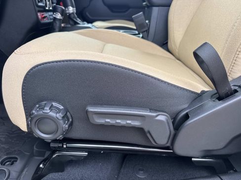 New 2026 Jeep Gladiator Willys AWD/4WD image 16