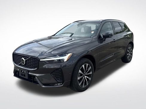 Certified 2025 Volvo XC60 B5 Plus AWD/4WD image 4