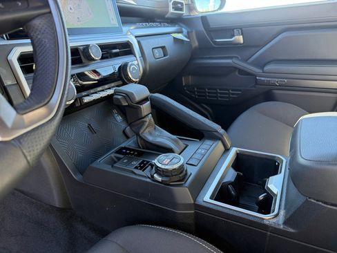 Used 2025 Toyota Tacoma TRD Off-Road image 13