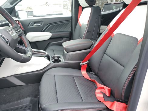 New 2026 GMC Canyon AT4X w/ LPO, Black Badging Package image 28