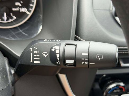 Used 2023 Nissan Rogue SV AWD/4WD image 21