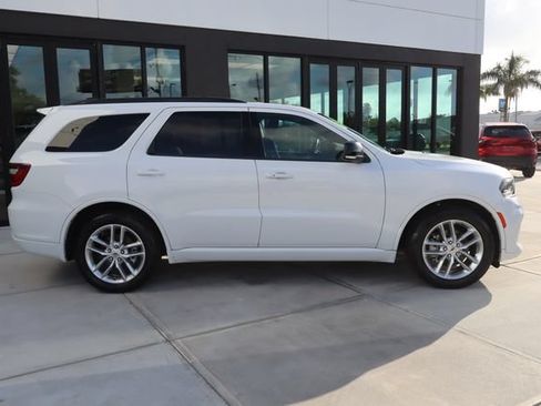 Used 2024 Dodge Durango GT RWD image 2