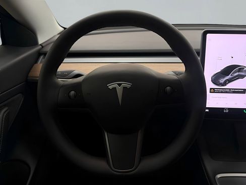 Used 2021 Tesla Model 3 Standard Range Plus RWD image 16