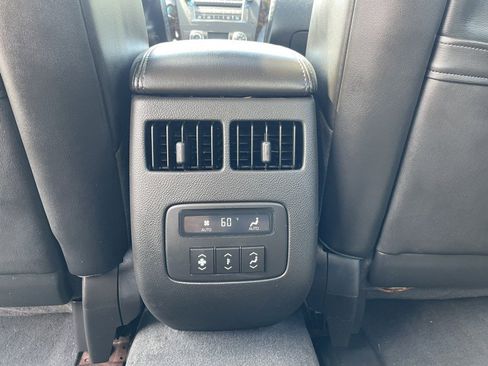 Used 2008 Cadillac DTS w/ Sun And Sound Package image 26