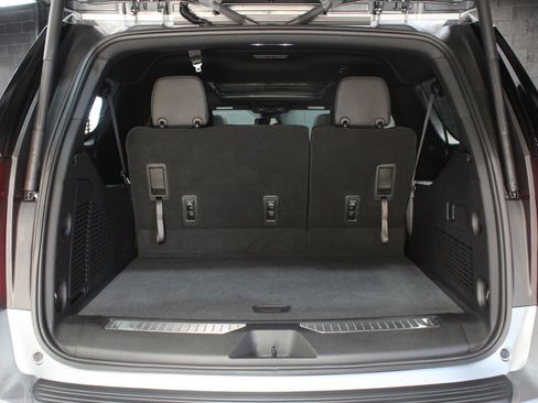 Used 2023 Chevrolet Suburban Z71 image 74