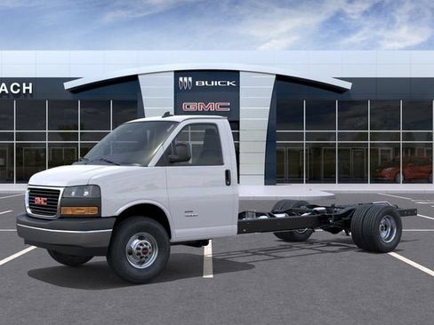 New 2026 GMC Savana 3500 Extended w/ Power Convenience Package RWD image 2