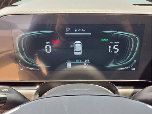 New 2026 Kia Niro EX FWD image 11