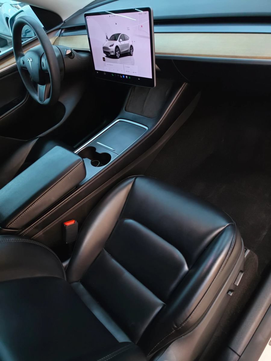 Used 2024 Tesla Model Y Long Range AWD/4WD image 24