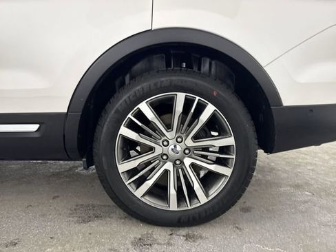 Used 2017 Ford Explorer Platinum image 5