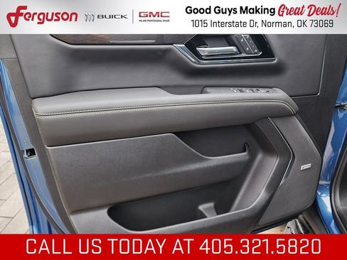 New 2026 GMC Yukon Elevation w/ Elevation Premium Package AWD/4WD image 12