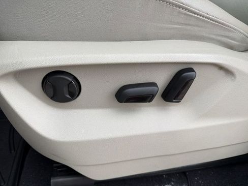 Used 2023 Volkswagen Atlas SE image 14