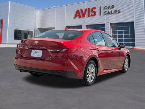 Used 2025 Toyota Camry LE FWD image 6